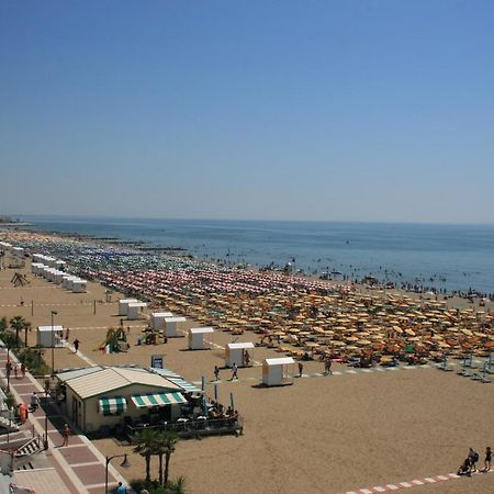 Апартаменти Duca Degli Abruzzi Каорле Екстер'єр фото